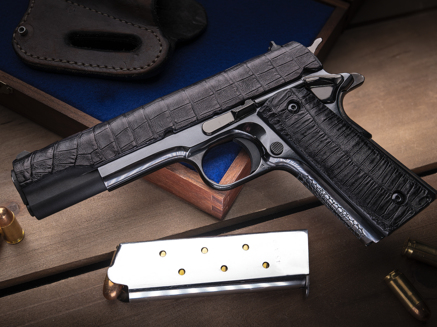 Colt 1911 Gator 45 ACP