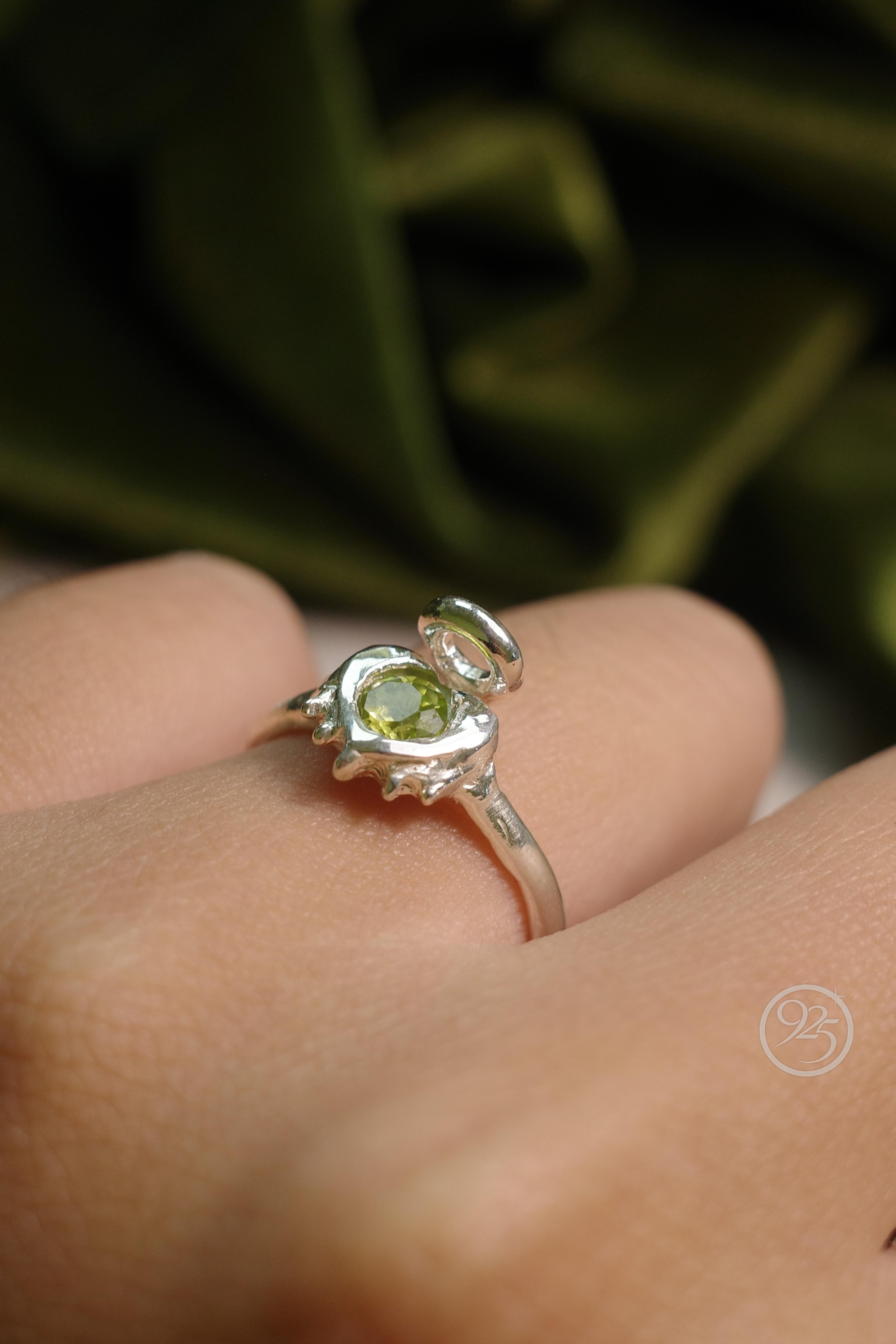Fallen Angel - Peridot Silver Ring thumbnail 3