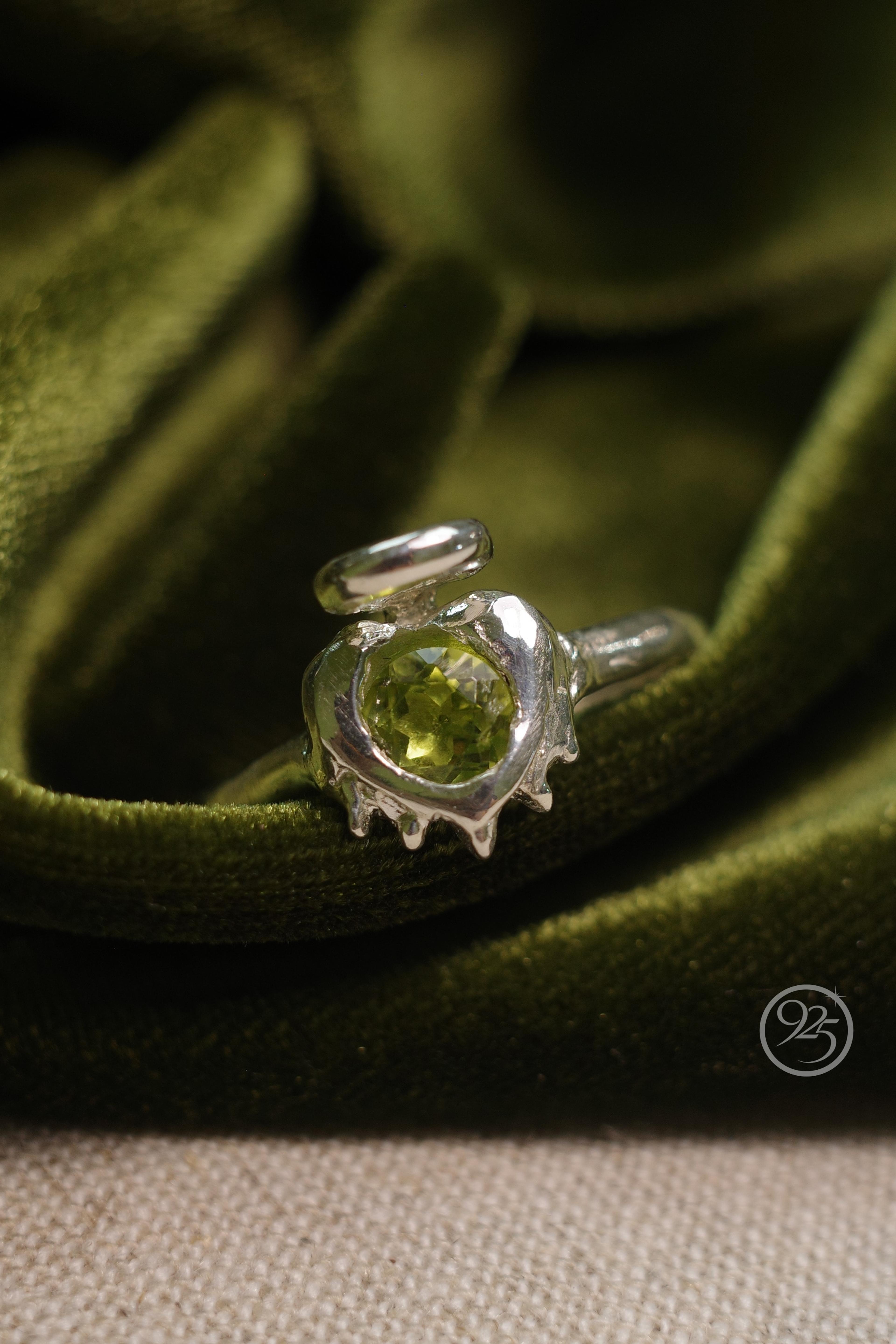 Fallen Angel - Peridot Silver Ring