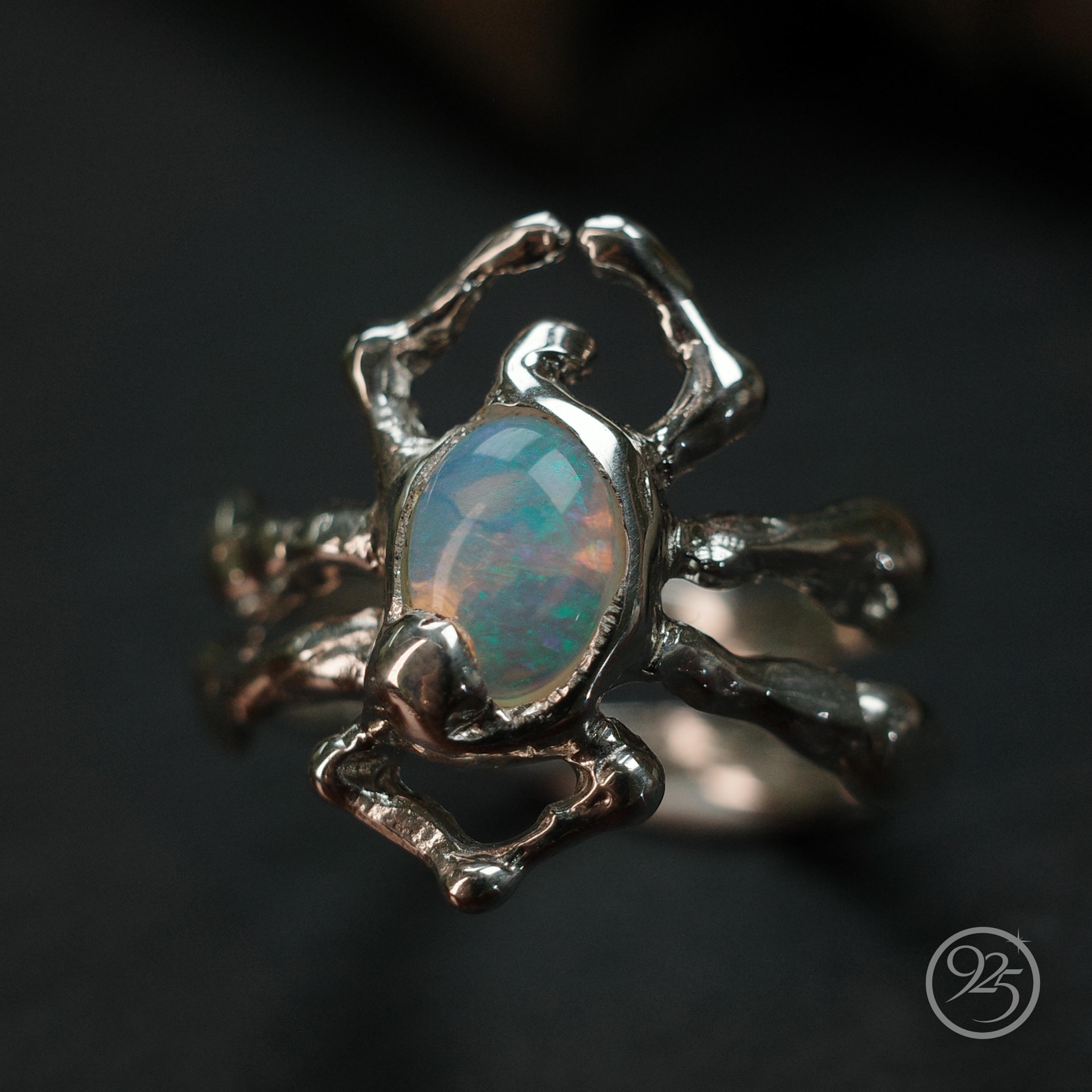 Nhẫn Opal Nhện