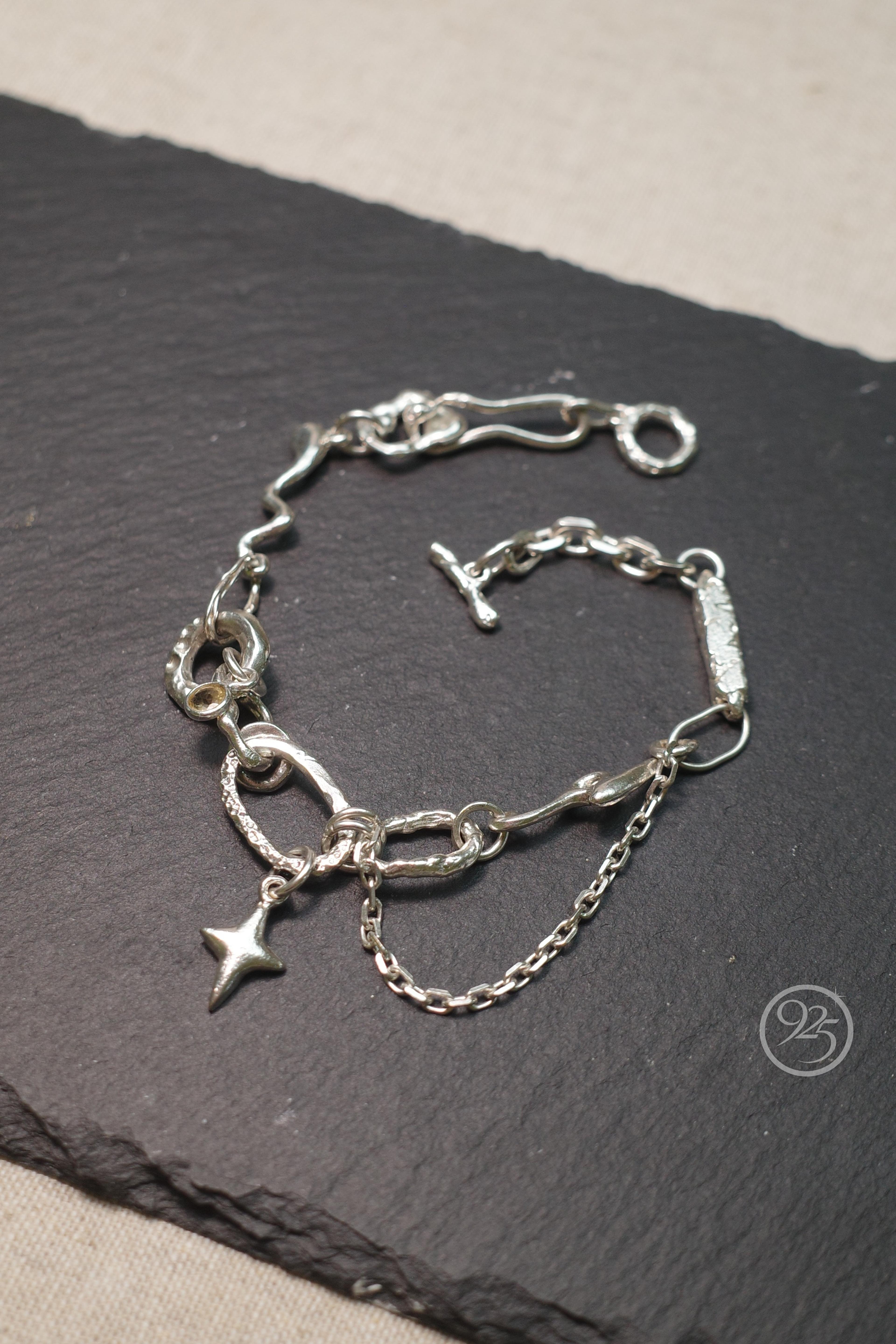 Captive Star Chain Bracelet 097