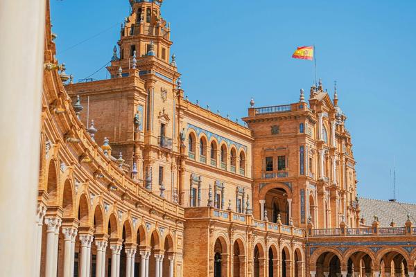 Iberian Historia: Lisbon, Seville, Granada
