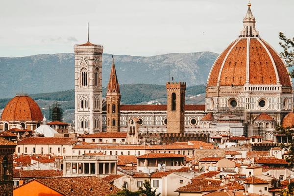Rome to Milan: Italy's Classical Route with Cinque Terre & Lake Como