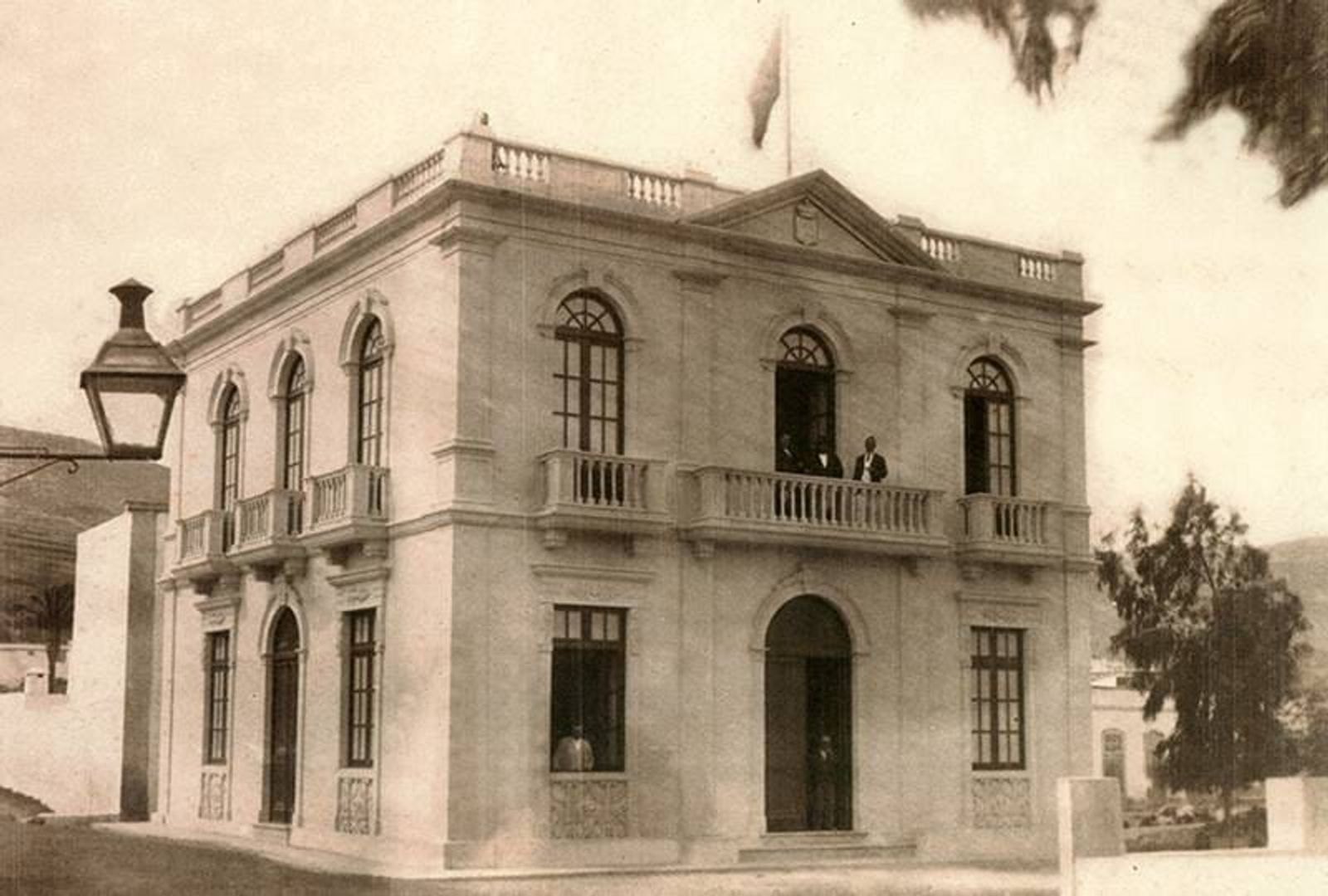 El edificio consistorial de Haría cumple 100 años de historia