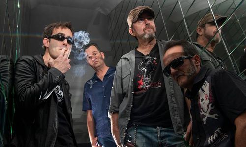 El rock conejero protagoniza una tarde de cine y debate en El Almacén