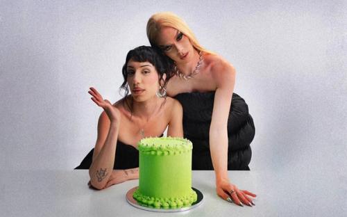 Música, humor y performance con ‘Happy Bday Showgirls’ en “El Salinero”