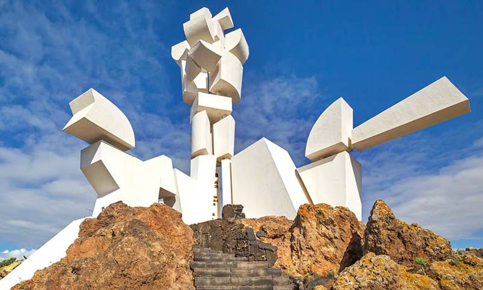 Primeros pasos para la rehabilitación de la Escultura de la Fecundidad de Manrique