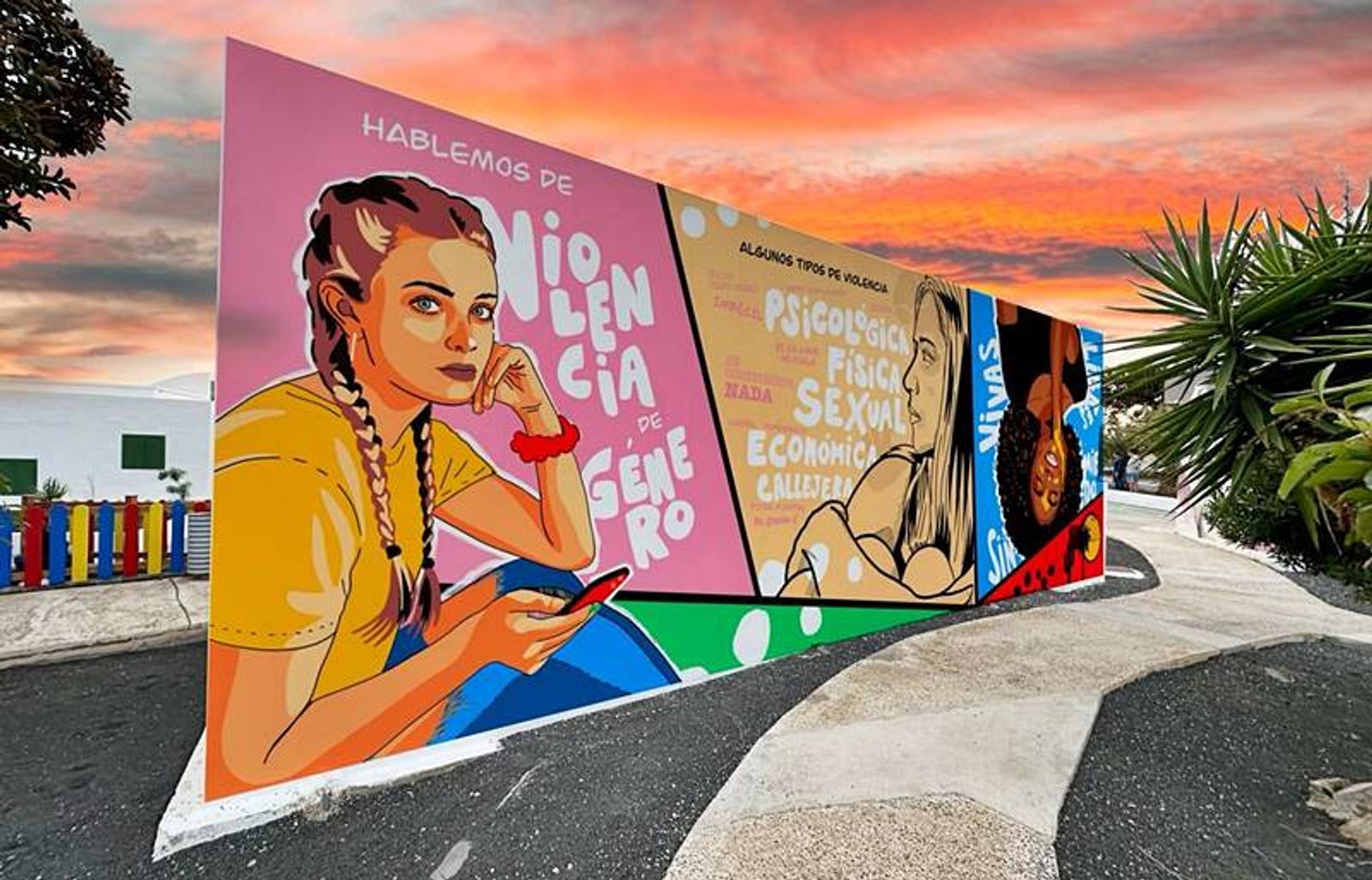La plaza El Pavón renueva sus murales contra la violencia de género