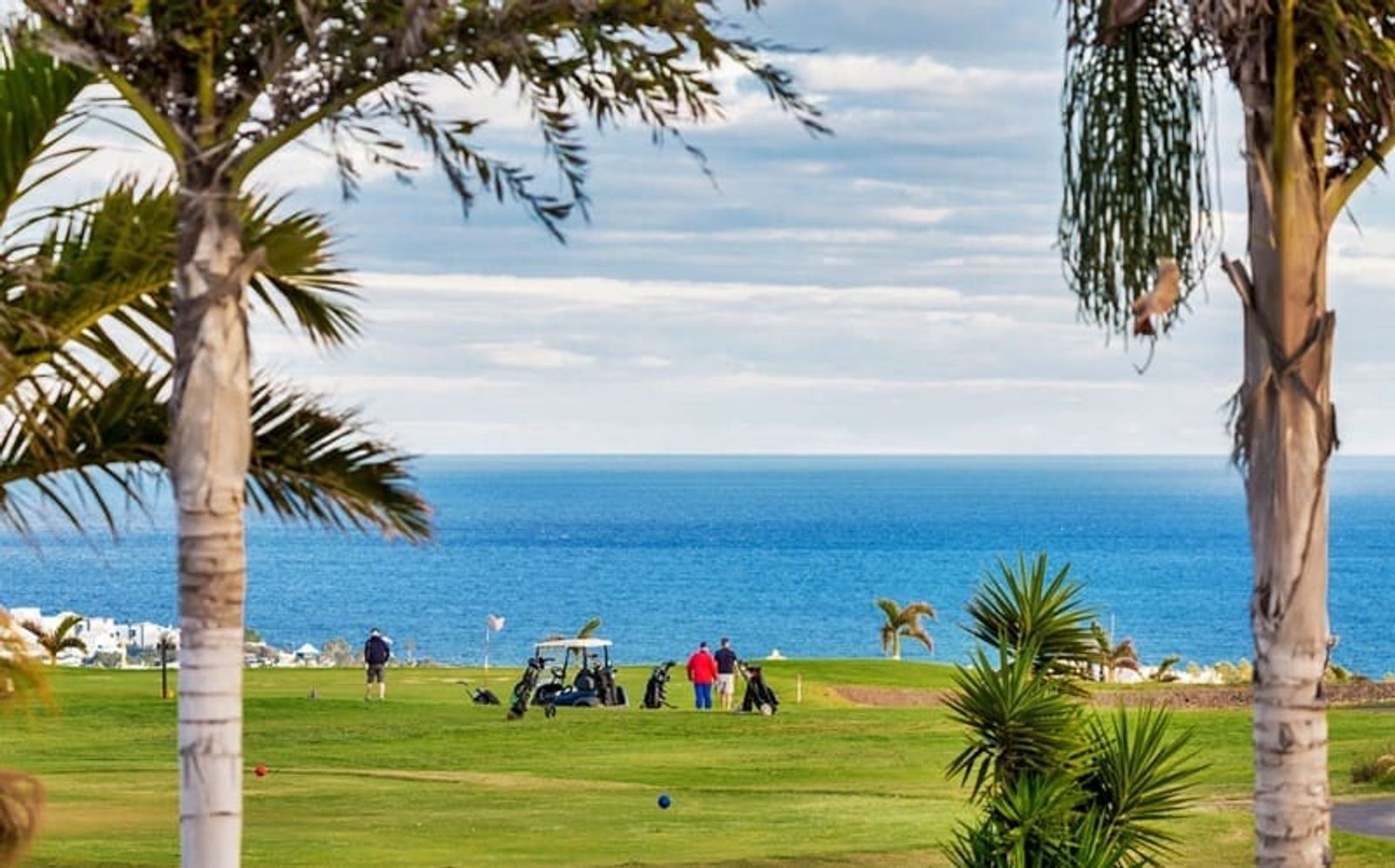¿Por qué cada vez más jugadores de golf visitan Lanzarote para practicar su deporte favorito?
