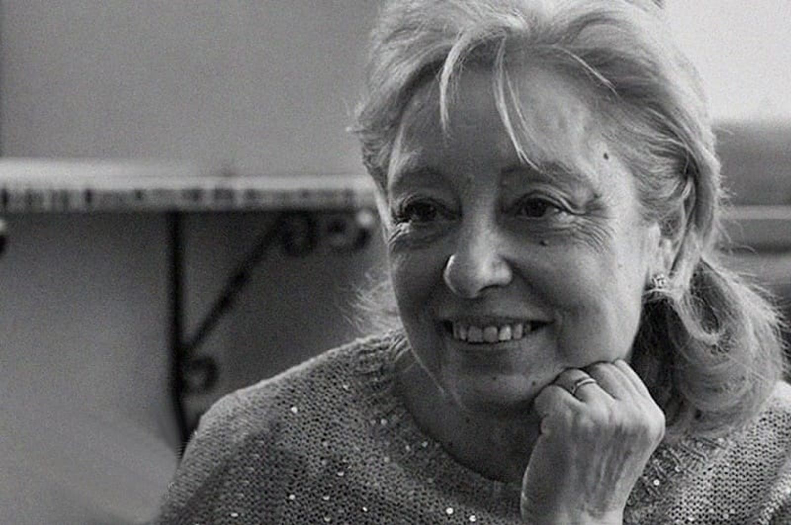 Efi Cubero: “La poesía tiene la virtud de mejorarnos como seres humanos”