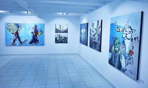 Dos nuevas exposiciones exploran la incertidumbre social y la memoria del cuerpo femenino en El Almacén