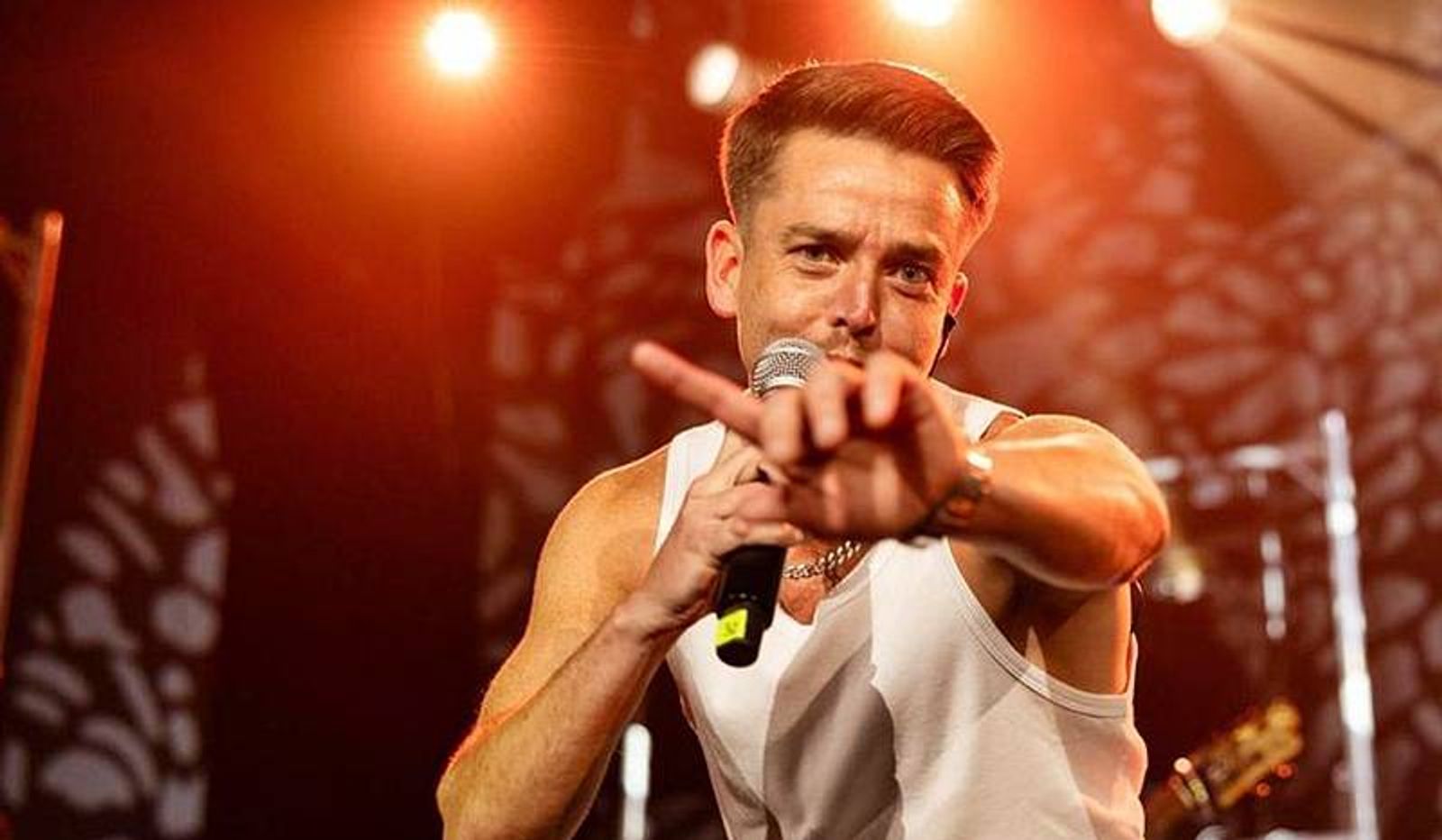 OM Domínguez llega este sábado a La Recova con su mezcla de música urbana, pop y sonidos canarios