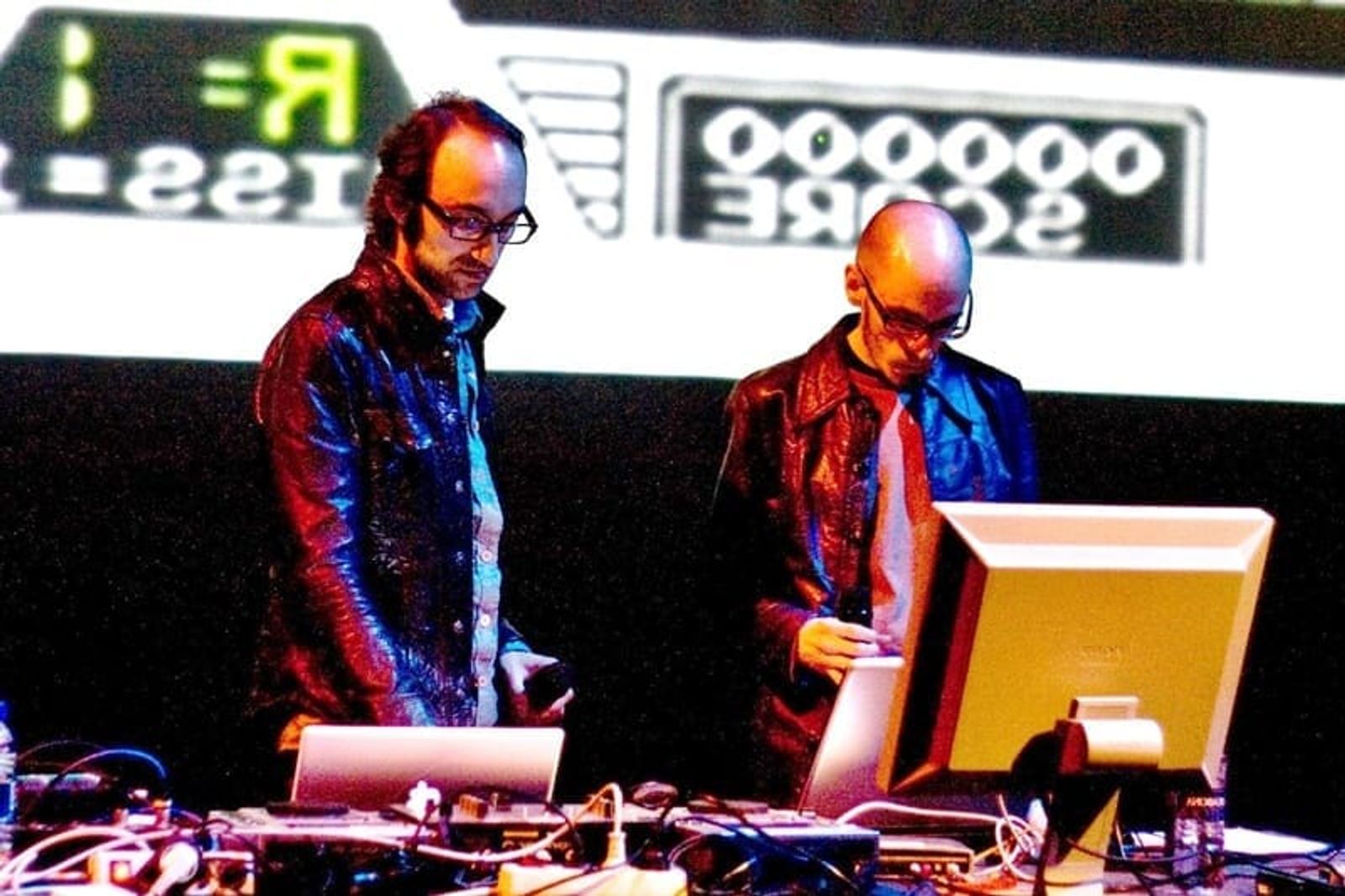 Los escritores Eloy Fernández y Agustín Fernández Mallo ofrecerán un espectáculo en formato ‘spoken word’ en Arrecife