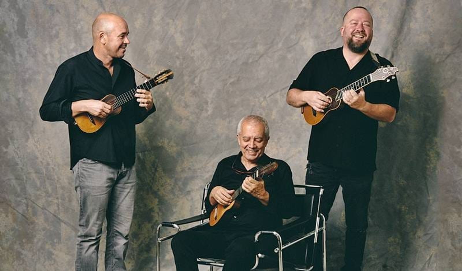 ‘Tres timples, tres mundos’, tradición, identidad y vanguardia en “El Salinero”