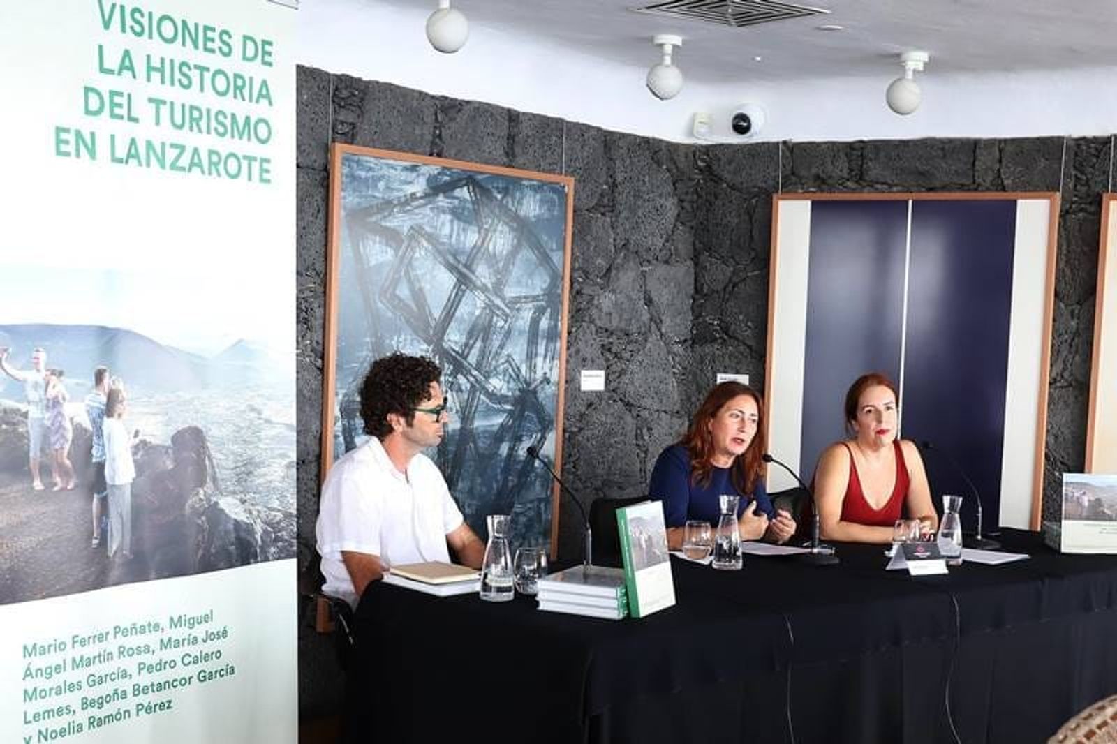 Una nueva obra literaria recoge la historia y evolución del turismo de Lanzarote