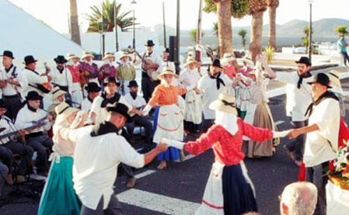 Las Breñas despliega dos semanas de fiestas con folclore, deporte, humor y música