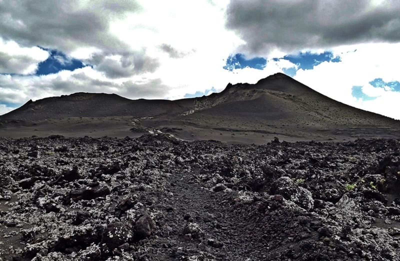 La exposición ‘El paisaje como producto cultural’ pretende abrir el debate sobre la alteración de la isla