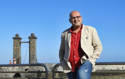 Alexis Ravelo: “De cara a la galería se reivindica a César, pero luego se dilapida su legado”