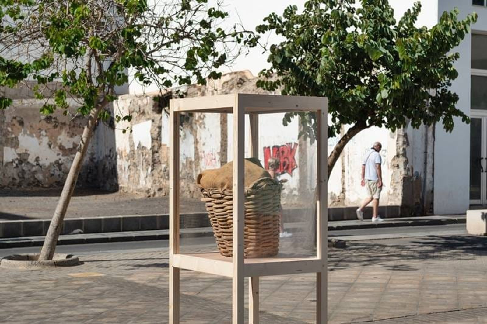 La Muestra de Cine inaugura la exposición paralela ‘Los bultos de la emigración’