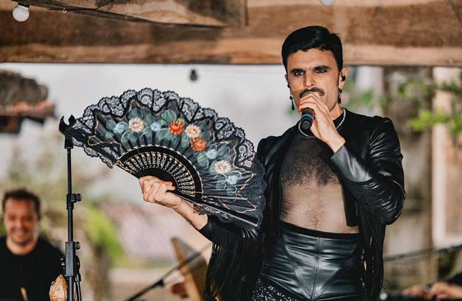 El artista total Rodrigo Cuevas se viene de ‘Romería’ a Lanzarote