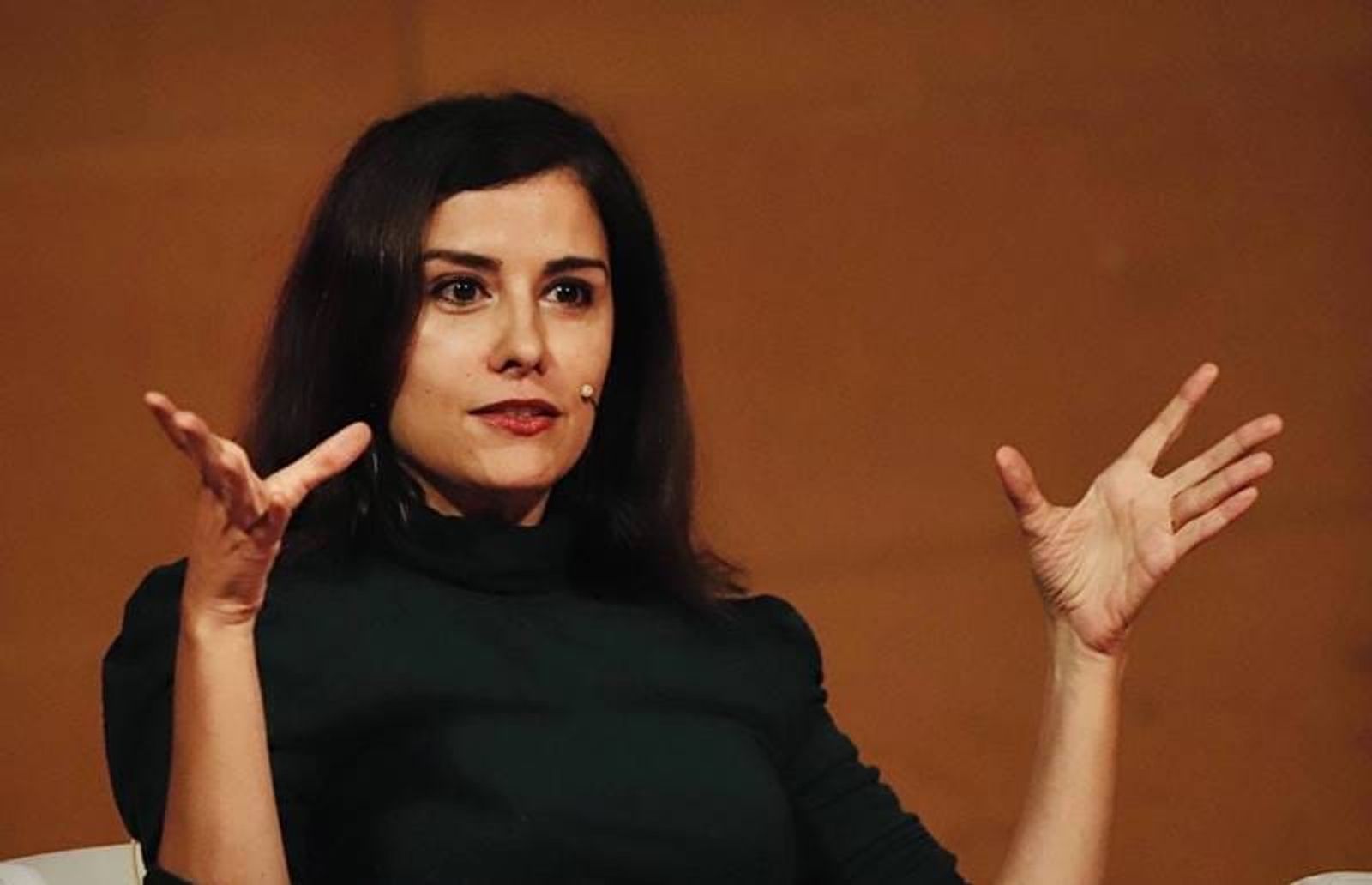 Olga Rodríguez analiza las guerras que afectan a Europa en una charla en El Almacén