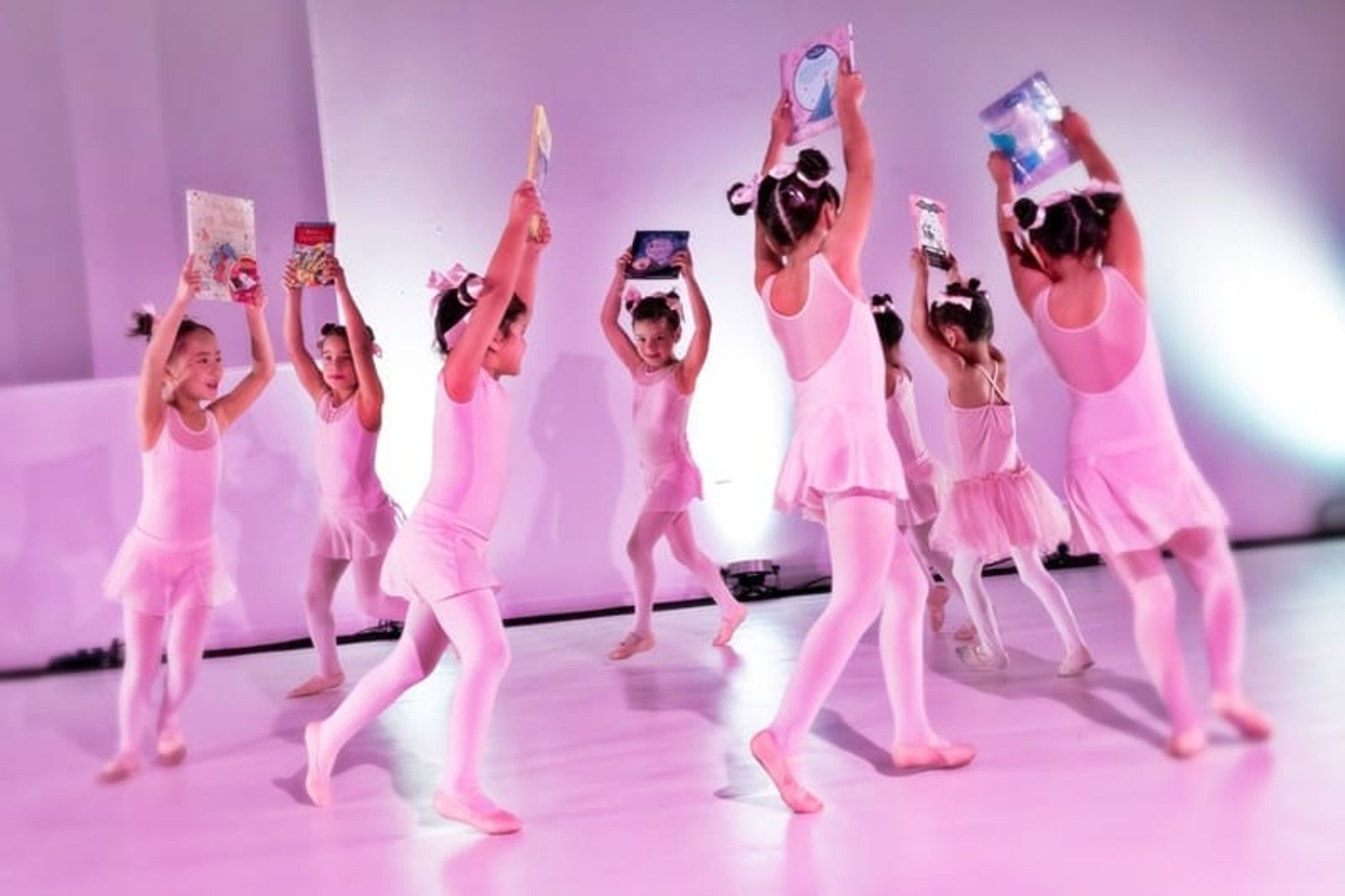 Danza solidaria en el evento ‘Un kilo de arte’