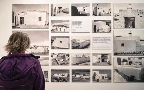 La Fundación César Manrique cierra la exposición «Lanzarote. Arquitectura [In]édita» con un encuentro en los jardines del museo