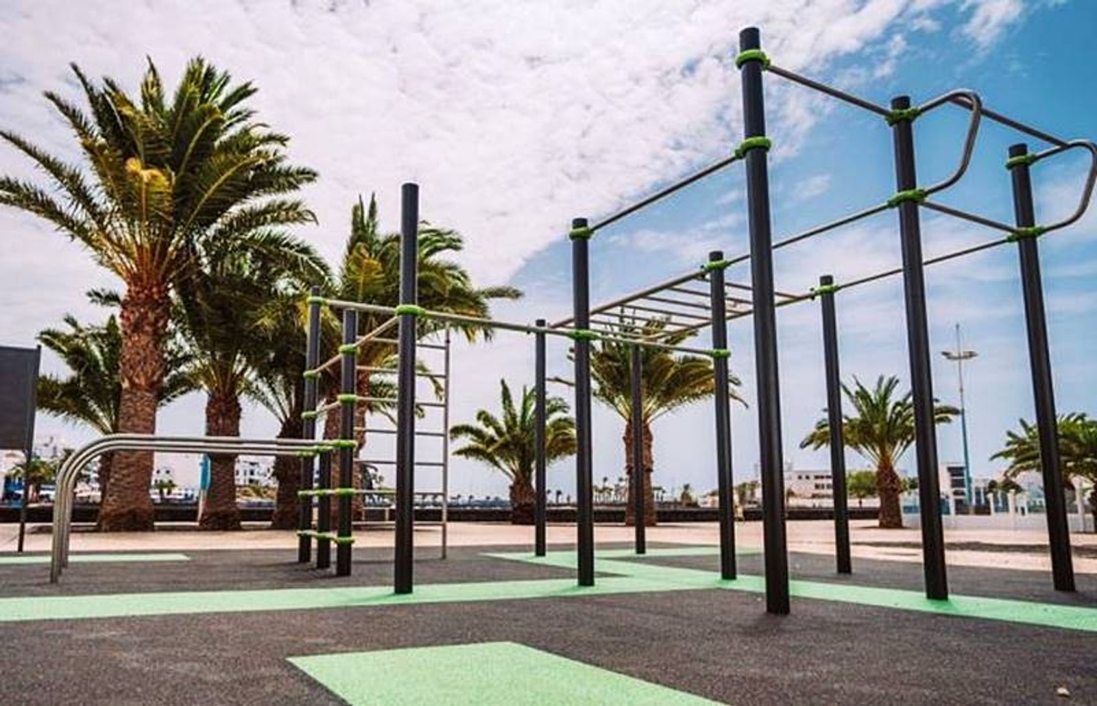 Arrecife inaugura su primer parque de calistenia destinado a la actividad física al aire libre