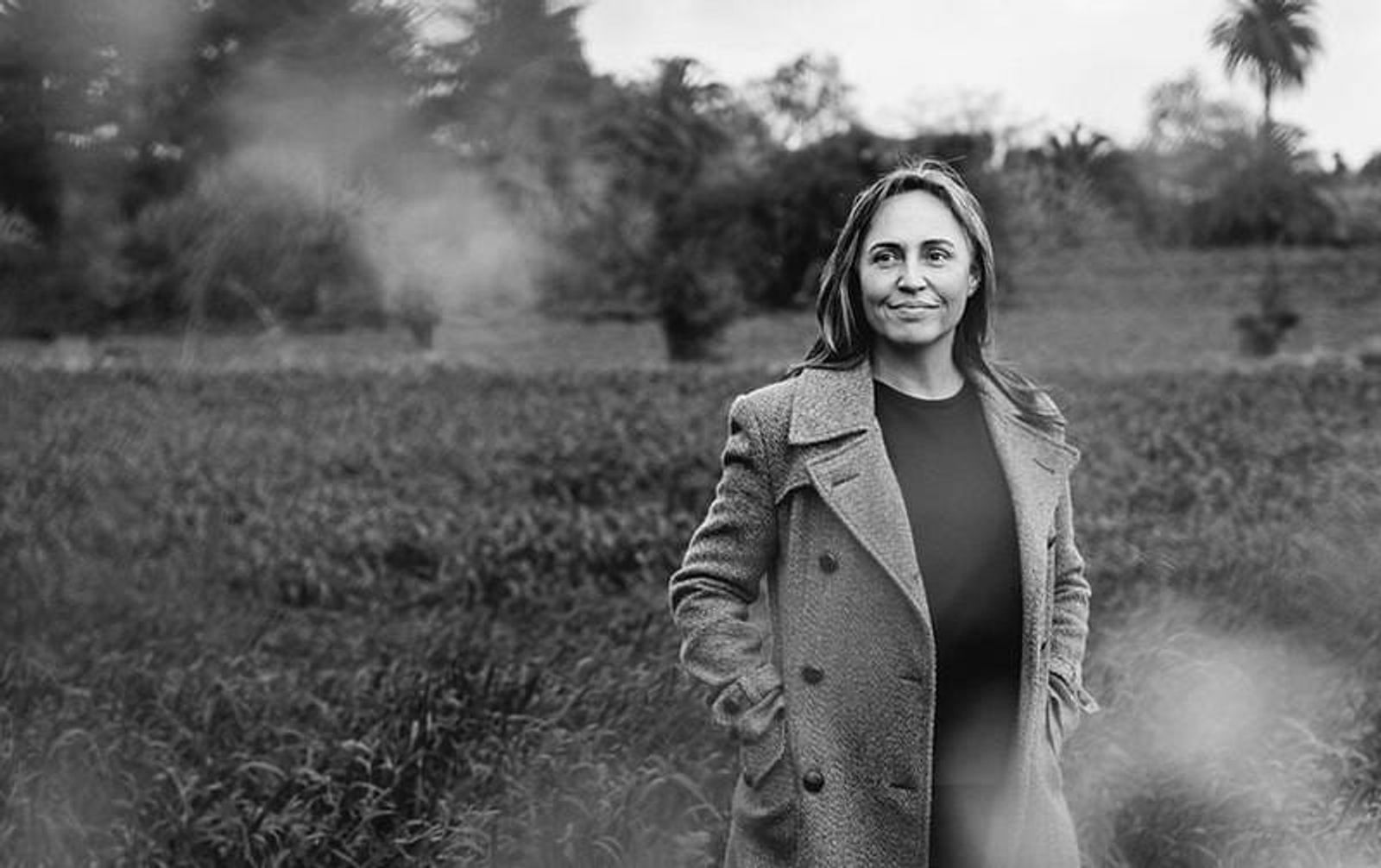 Laura Vega explora la creación musical en la conferencia “Tejiendo emociones a través de la música”