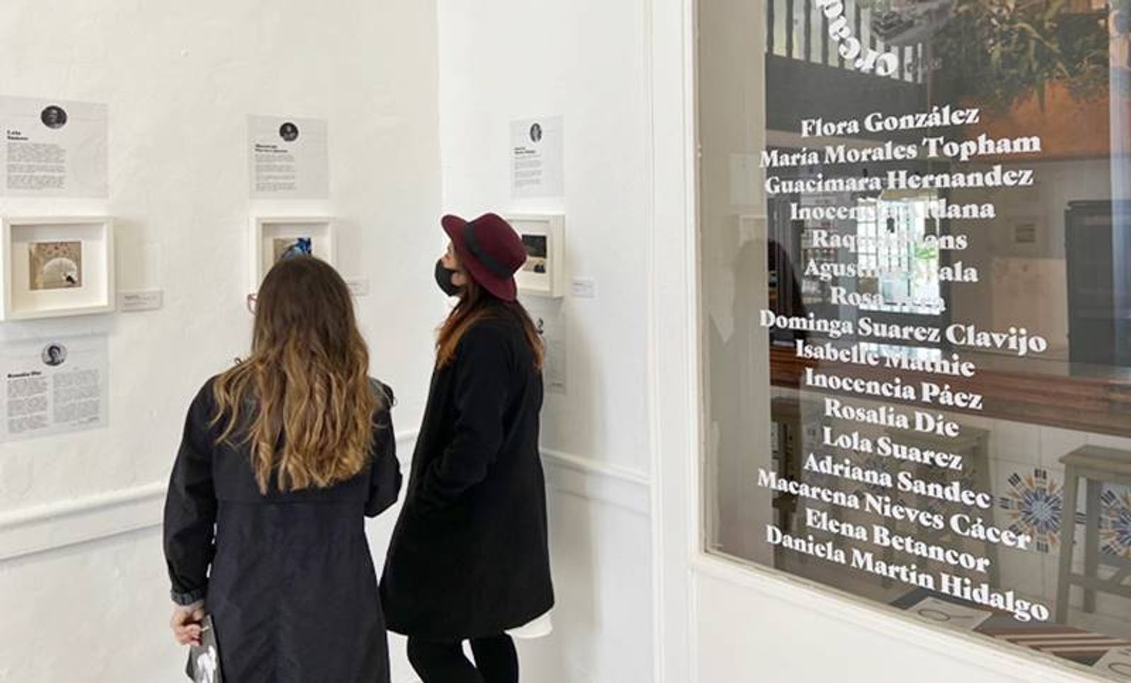 ‘8 Escritoras y 8 Creadoras’, exposición que pone en valor a las artistas y escritoras lanzaroteñas