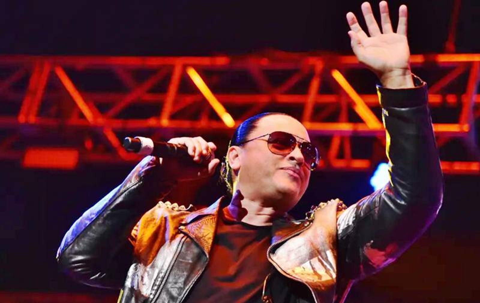 Elvis Crespo lleva sus grandes éxitos a Playa Blanca este sábado