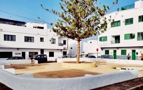 La Santa recupera el espíritu de los antiguos mentideros con una jornada de cultura al aire libre