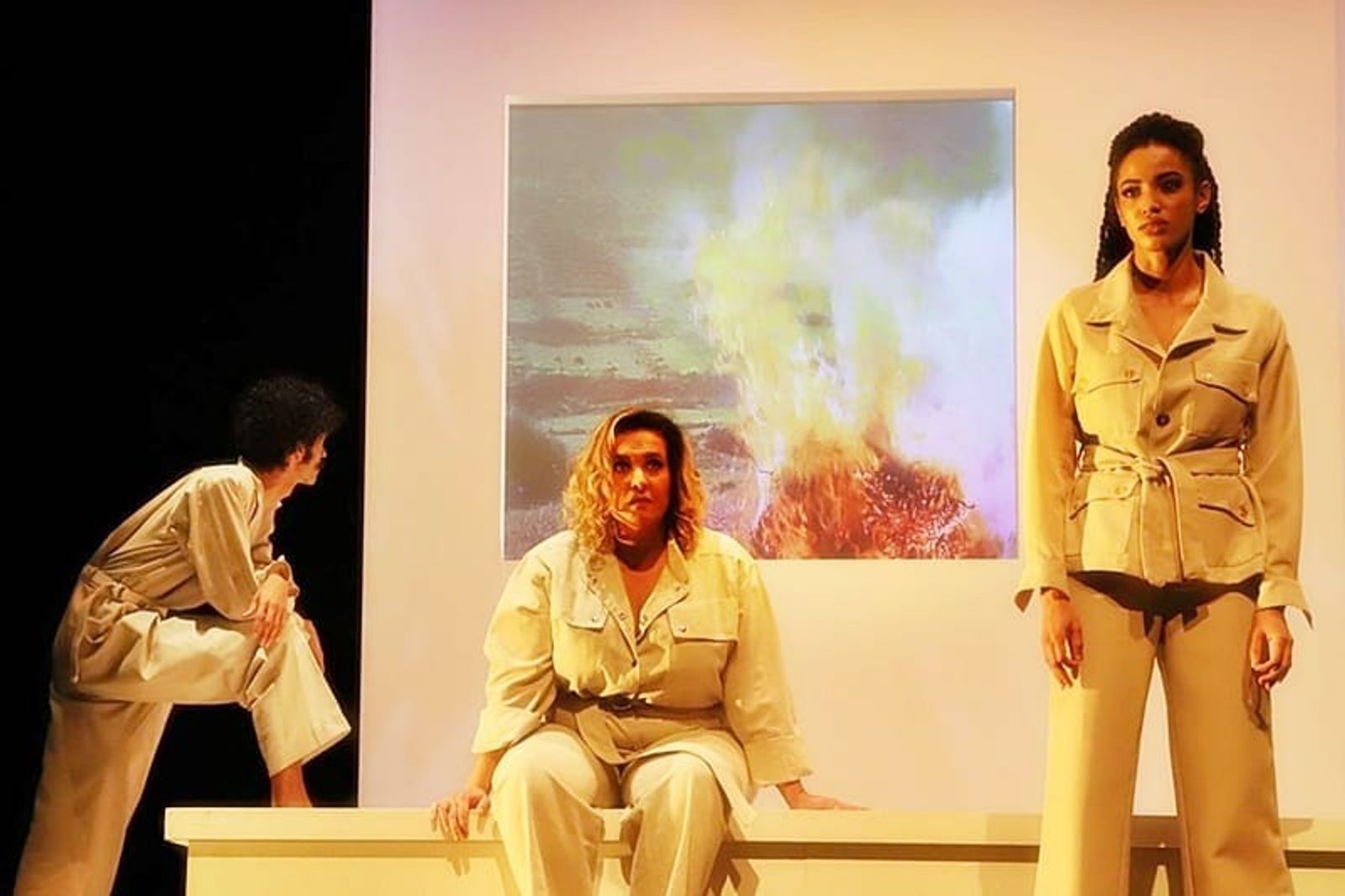 El fuego de César y la batalla de Manrique llenaron el Teatro Salinero
