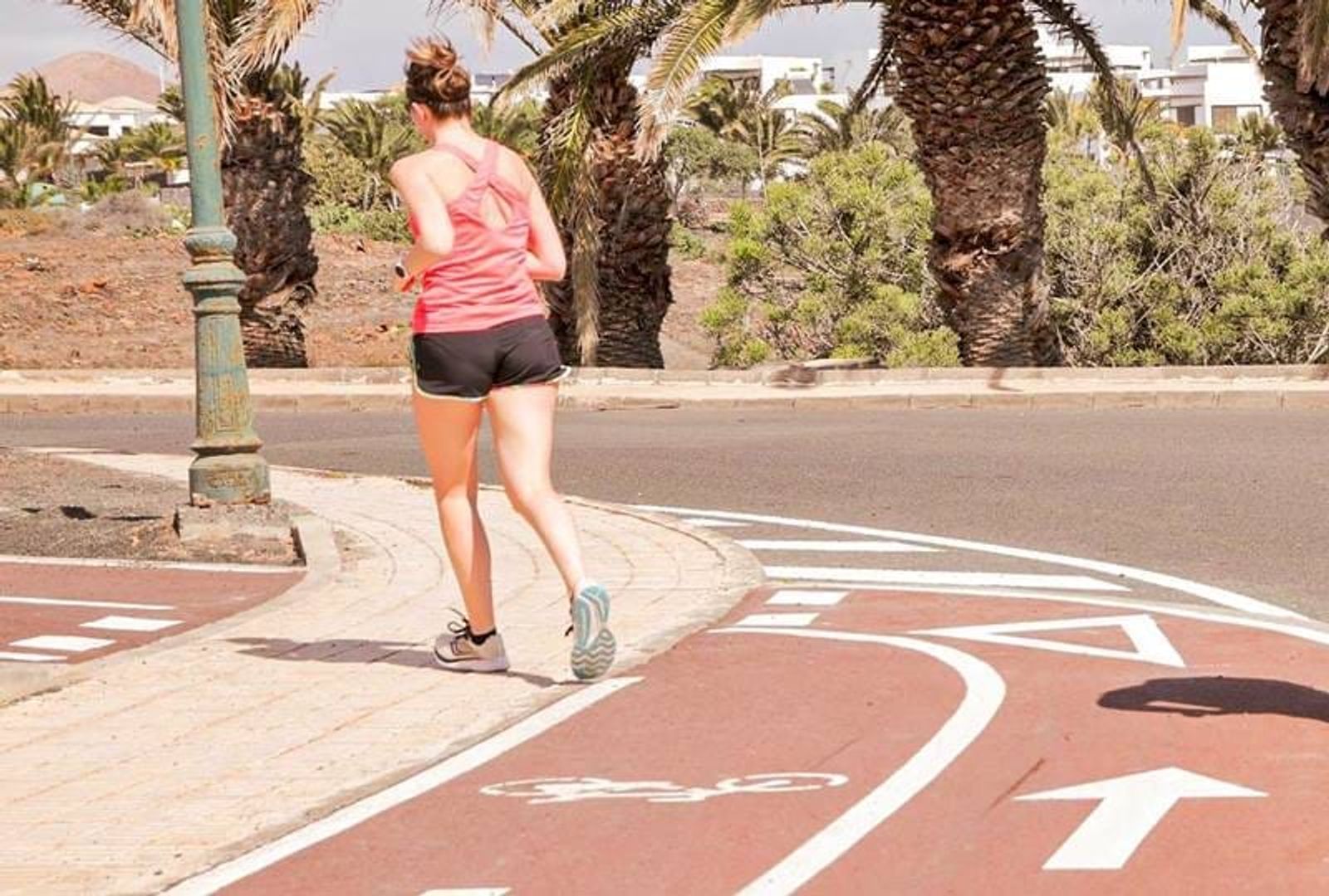 Terminado el carril-bici que una Costa Teguise con Las Caletas