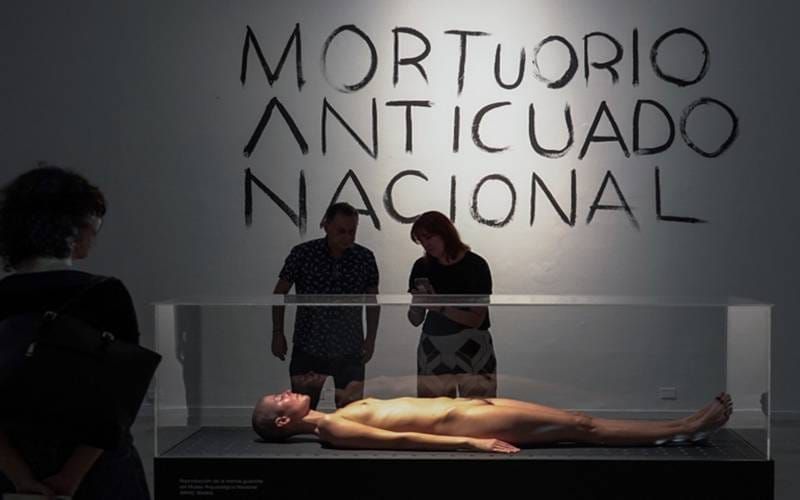 ‘Xaxo’ inaugura en Arrecife con reflexión sobre el colonialismo y la memoria histórica canaria