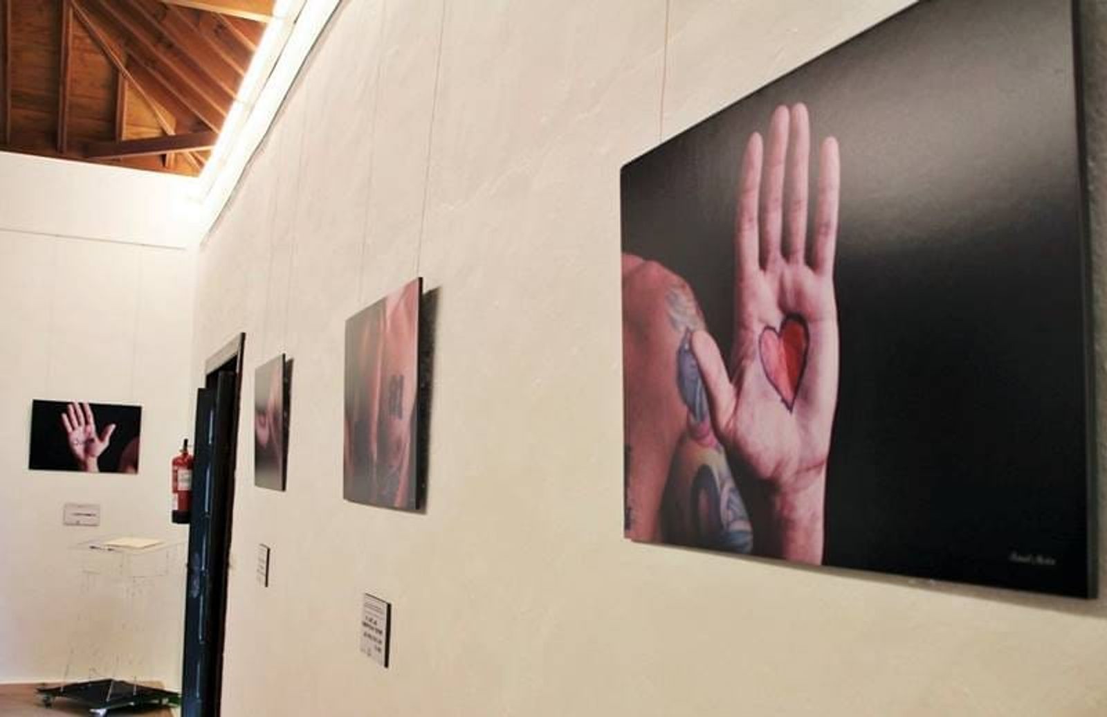 Inaugurada la exposición fotográfica del festival Yaiza Simply Love