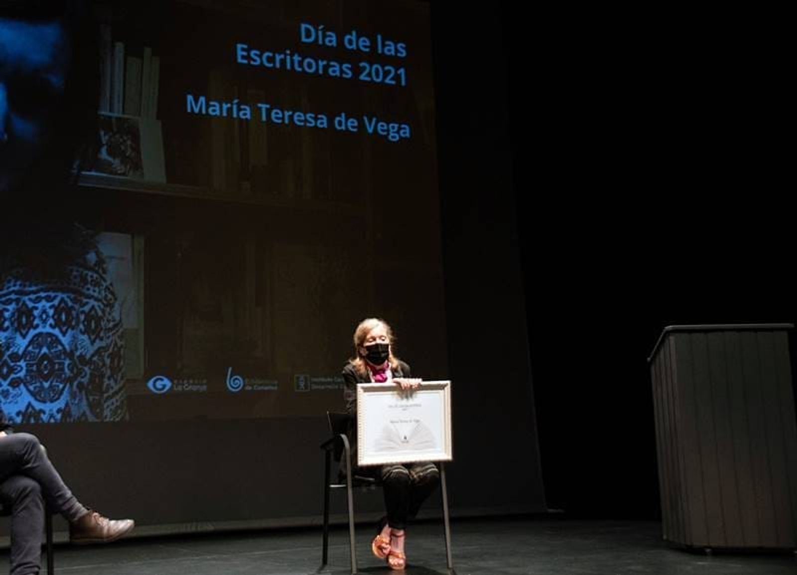 María Teresa Vega, homenajeada por Canarias en el Día de las Escritoras 2021