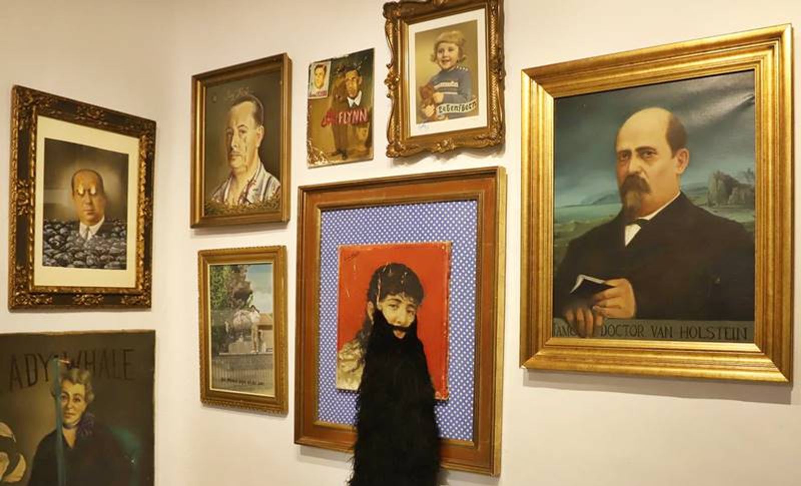 El Almacén acoge “retratos de gente que no existe”