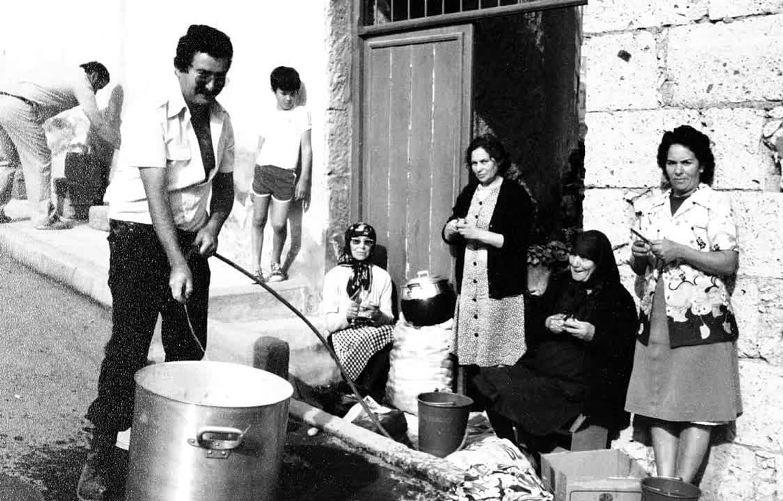 La Noche de los Finaos, la tradición canaria que resiste frente a Halloween