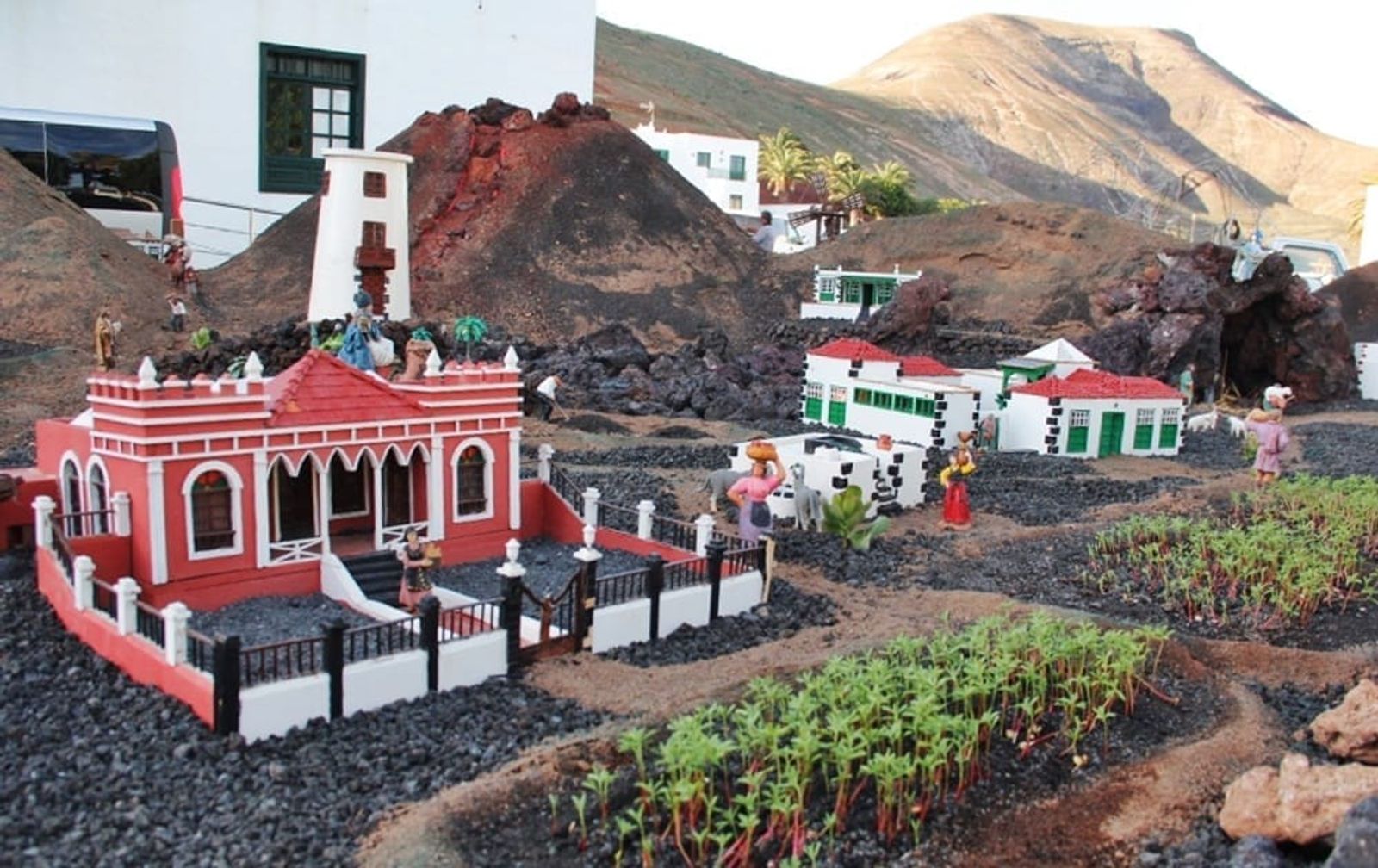 Yaiza organiza una excursión para visitar todos los belenes de la isla