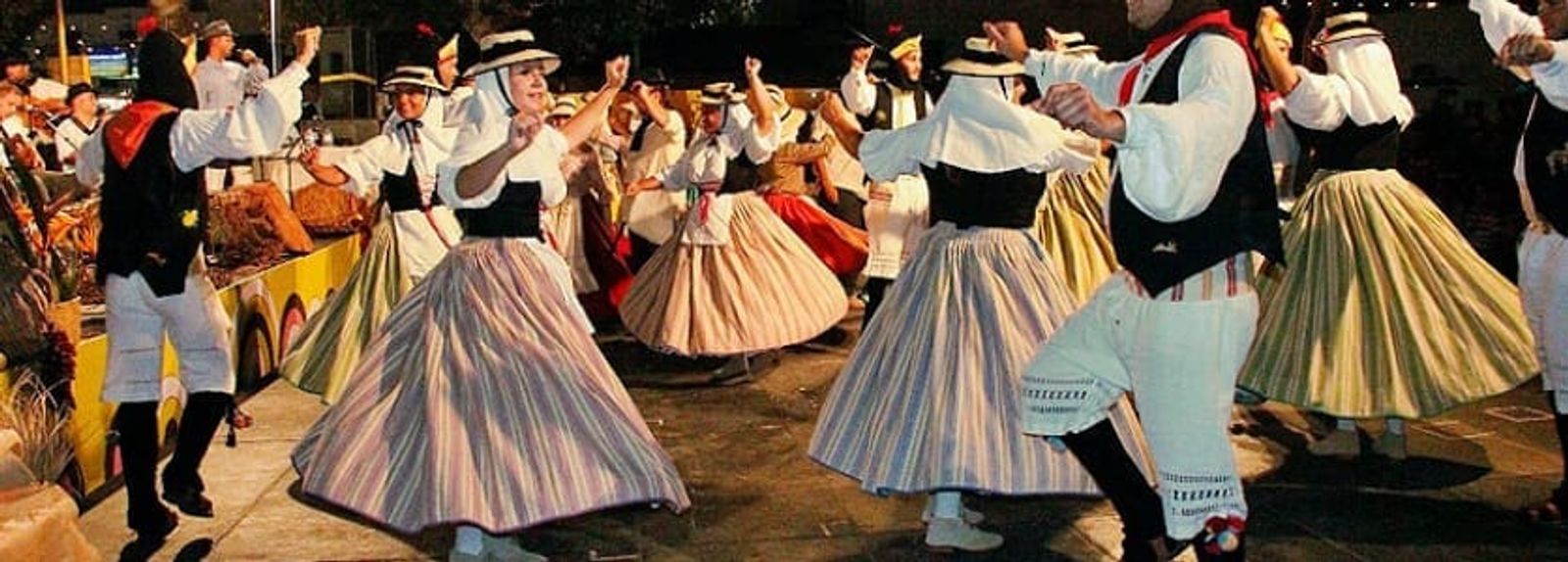 Taller abierto de bailes tradicionales en Haría