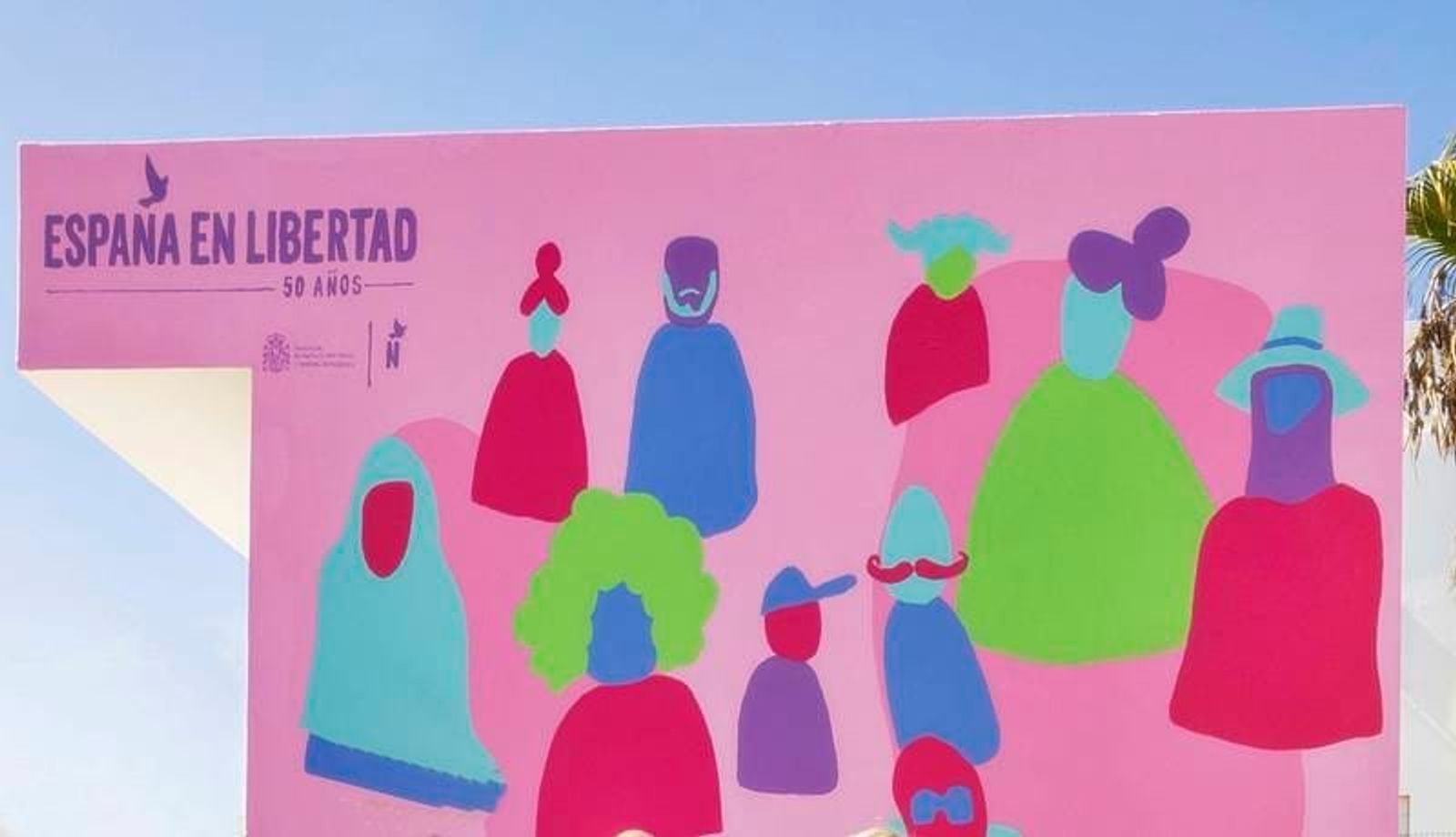Un nuevo mural en Tías conmemora los 50 años en libertad en España