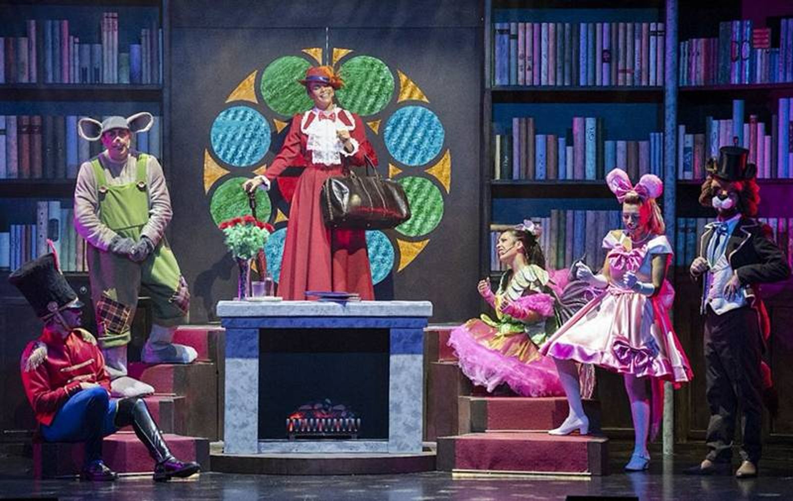 Mary Poppins aterriza con su paraguas en el Teatro Municipal de San Bartolomé