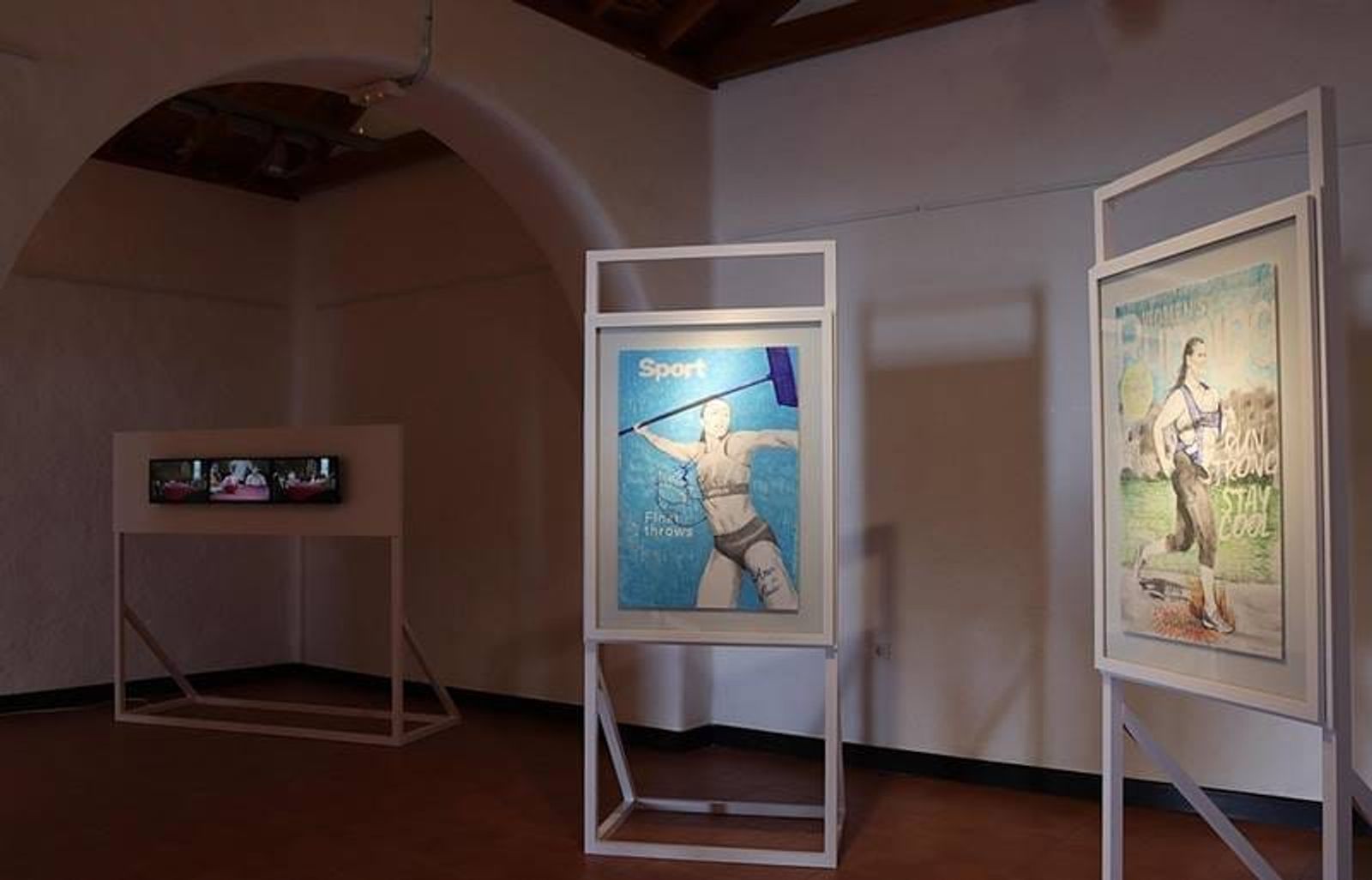 La exposición colectiva ‘Fuera de Juego’ se puede visitar en la Escuela de Arte Pancho Lasso