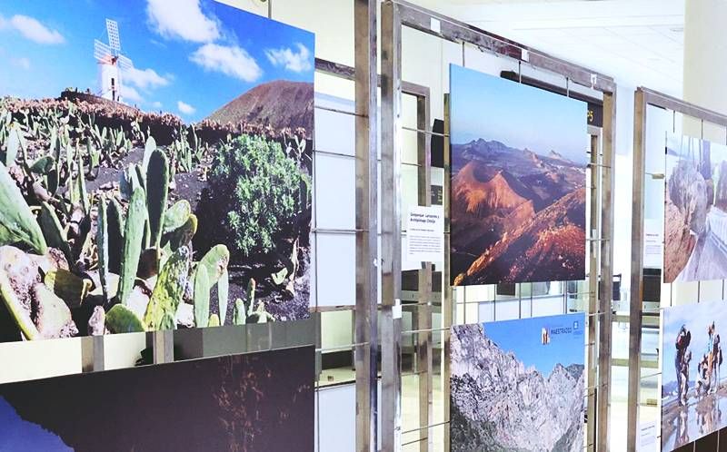 Inaugurada exposición sobre geoparques en el aeropuerto César Manrique