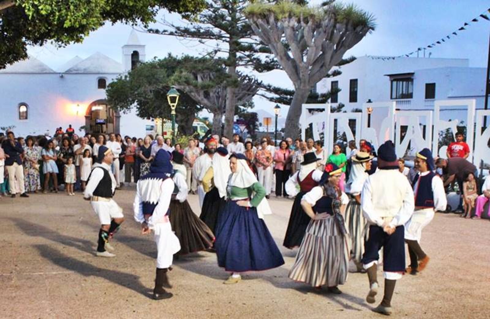 El programa de las Fiestas de Tinajo llenar agosto de música y actividades para todas las edades