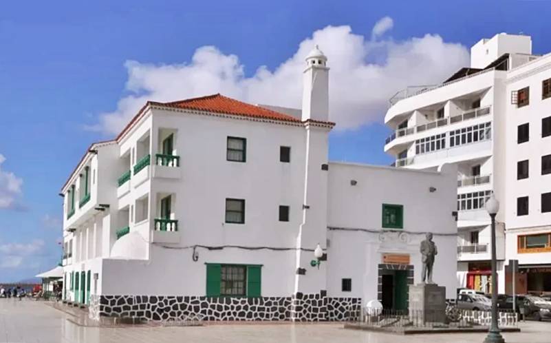 uned lanzarote