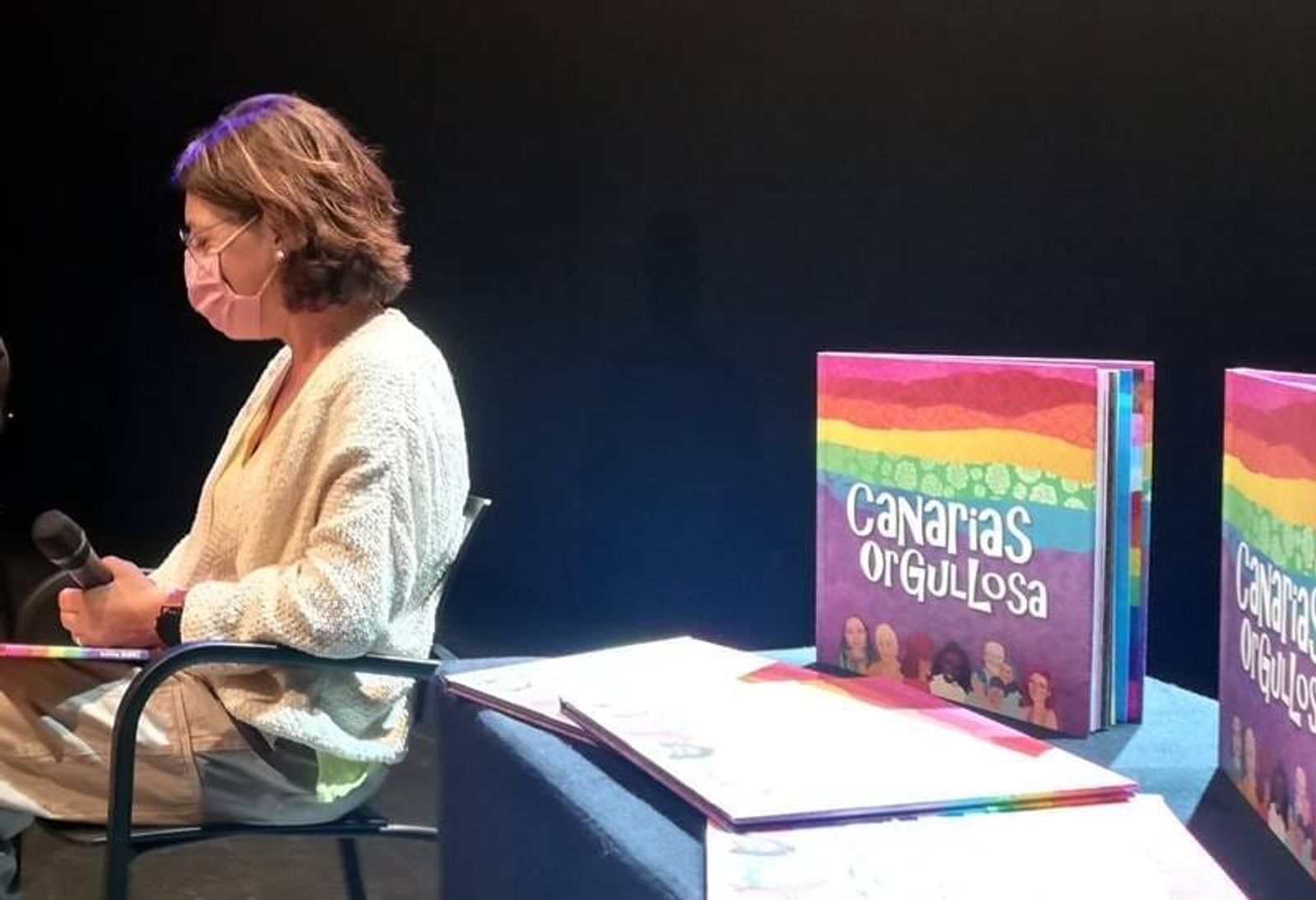 El libro ‘Canarias orgullosa’ reúne testimonios personales en defensa de la diversidad de sexo o género