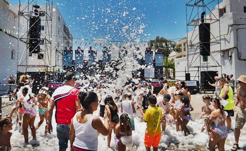 La Fiesta de la Cerveza y la Espuma protagoniza el domingo grande de las Fiestas del Carmen de Valterra