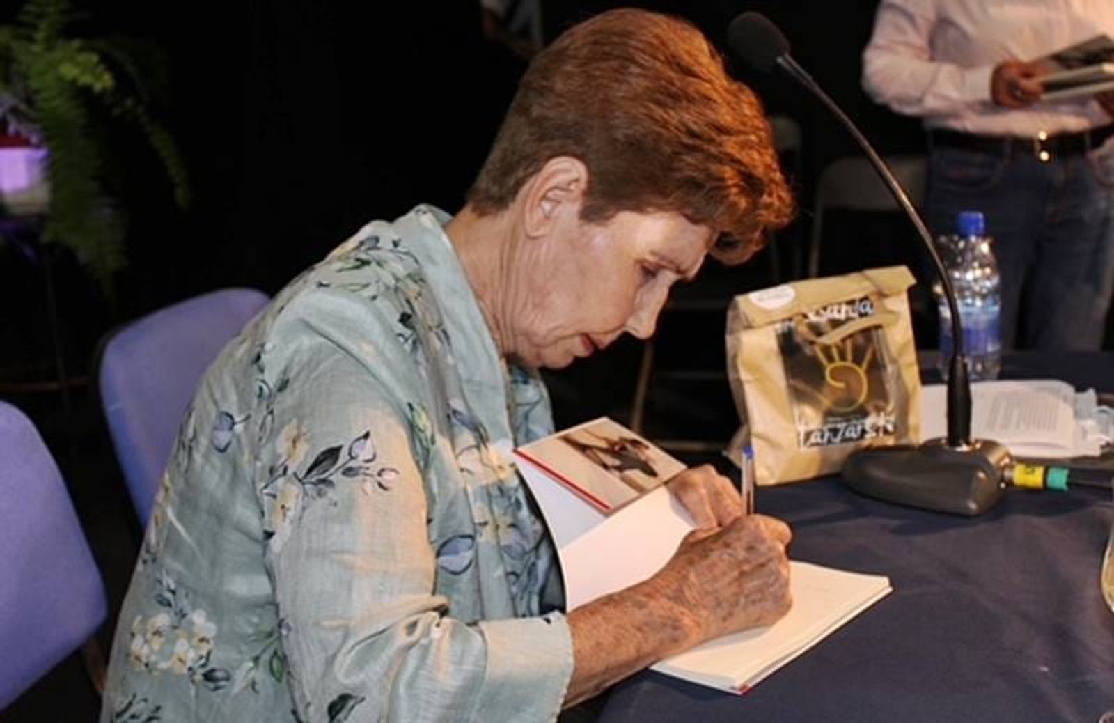 ‘Recordando el pasado’, último poemario de Queta Saavedra